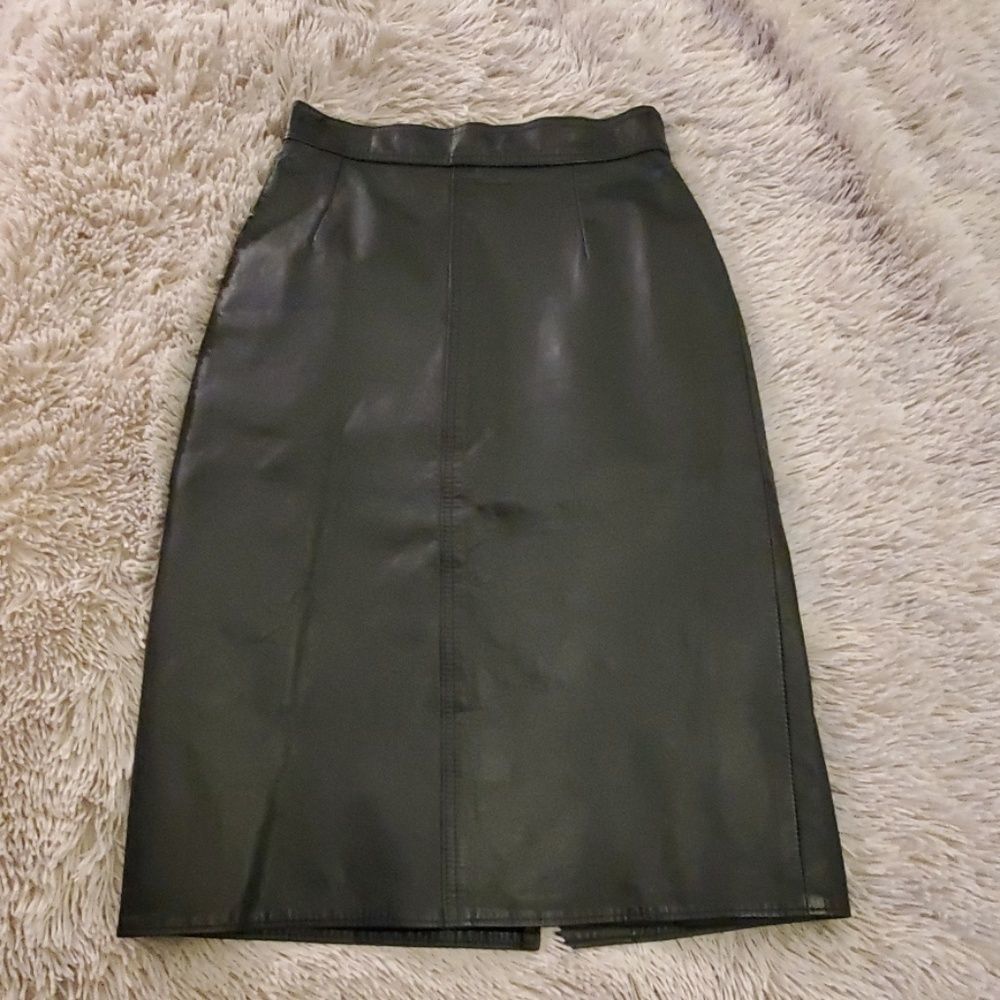 Beautiful black St. Michael leather skirt
